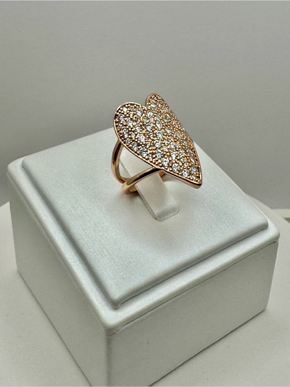 Kate Spade Rose Gold Tone Pave’ Heart Ring Size 7 NEW - Picture 2 of 4